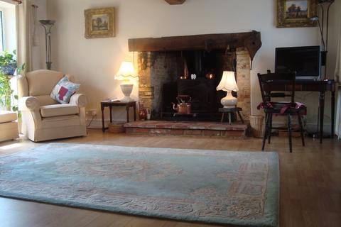 4 bedroom cottage to rent, Feltwell, Thetford