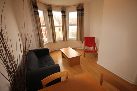 1 bedroom flat to rent, Radcliffe Road,  Winchmore Hill, N21