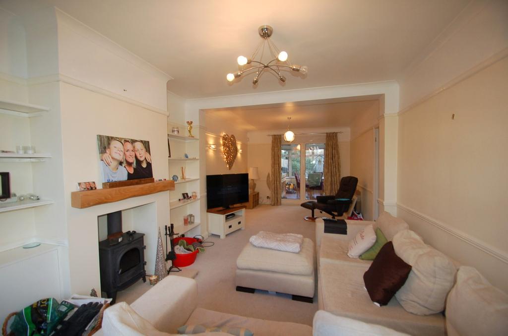 Green Dragon Lane, Flackwell Heath, HP10 4 bed detached house £599,950