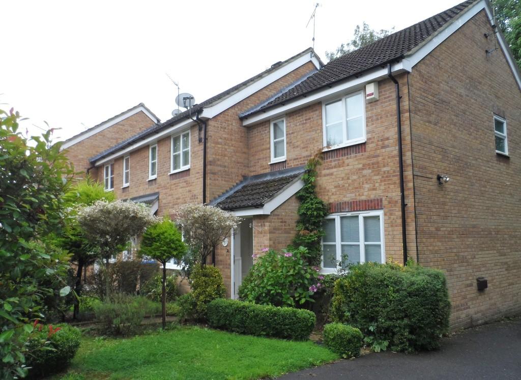 Verbania Way, East Grinstead, West Sussex RH19 3 bed semidetached