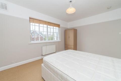 2 bedroom flat to rent, Headley Ct, 76 Worple Road, Wimbledon, SW19
