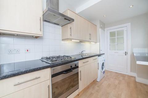 2 bedroom flat to rent, Headley Ct, 76 Worple Road, Wimbledon, SW19