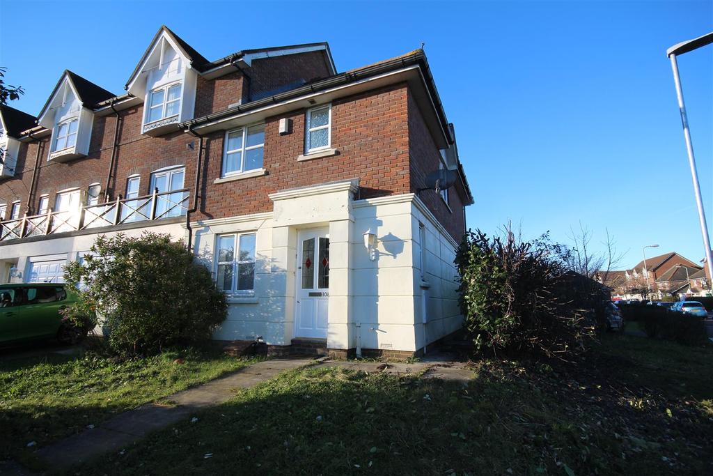 Mill Court, Ashford 3 bed house £895 pcm (£207 pw)