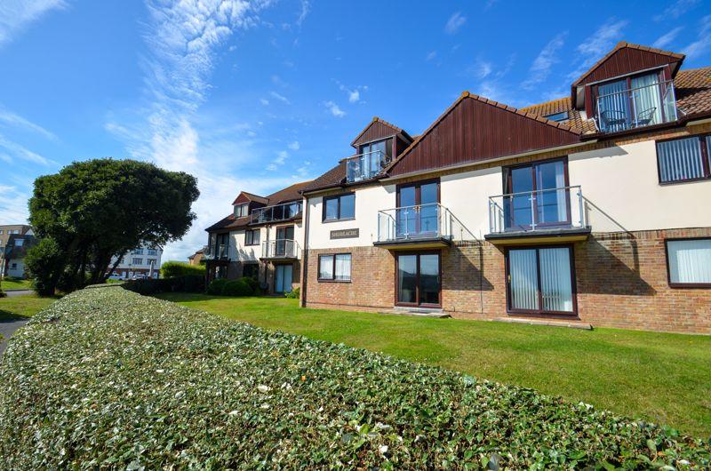 BARTONONSEA. BH25 2 bed apartment to rent £1,295 pcm (£299 pw)