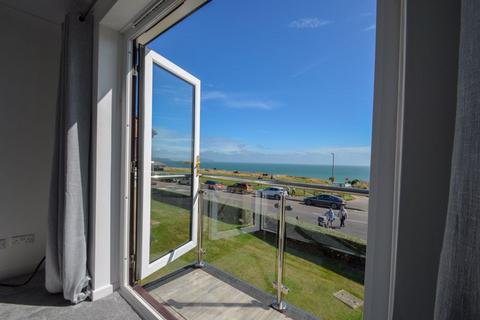 2 bedroom apartment to rent, BARTON-ON-SEA