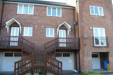 2 bedroom house to rent, Phoenix Drive, Scarborough