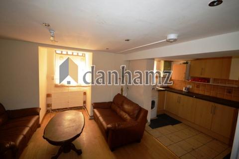 4 bedroom house to rent, 2 Brudnell Street Hyde Park Leeds