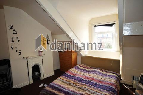 4 bedroom house to rent, 2 Brudnell Street Hyde Park Leeds