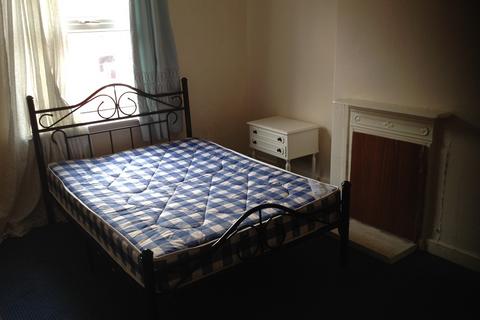 2 bedroom house to rent, 45 Harold Road Hyde Park Leeds