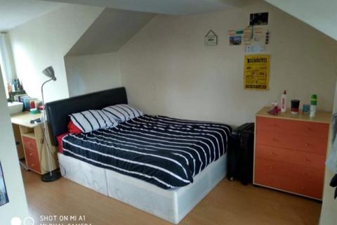 2 bedroom house to rent, 38A Woodsley Road University Area Leeds West Yorkshire