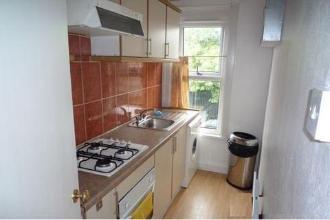 2 bedroom house to rent, 38A Woodsley Road University Area Leeds West Yorkshire