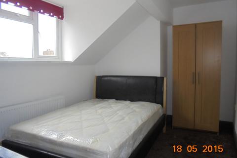 2 bedroom house to rent, 18 Autumn Grove Hyde Park Leeds West Yorkshire