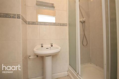 Studio to rent, High Street, CHATHAM