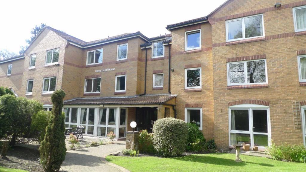 Home Laurel House, Whitehall Road, Sale. M33 3WJ 1 bed retirement property £525 pcm (£121 pw)
