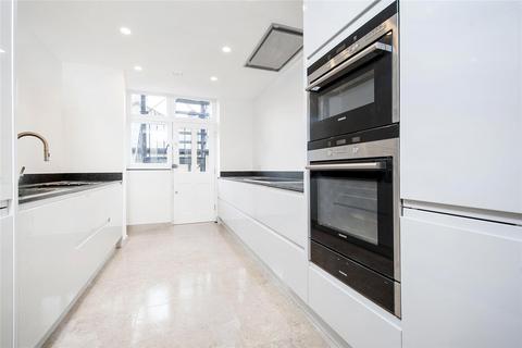3 bedroom apartment to rent, Weymouth Street, Marylebone, London, W1G