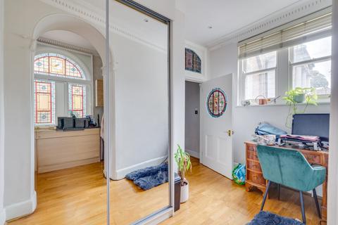 2 bedroom property to rent, Petersham Road, Richmond, TW10