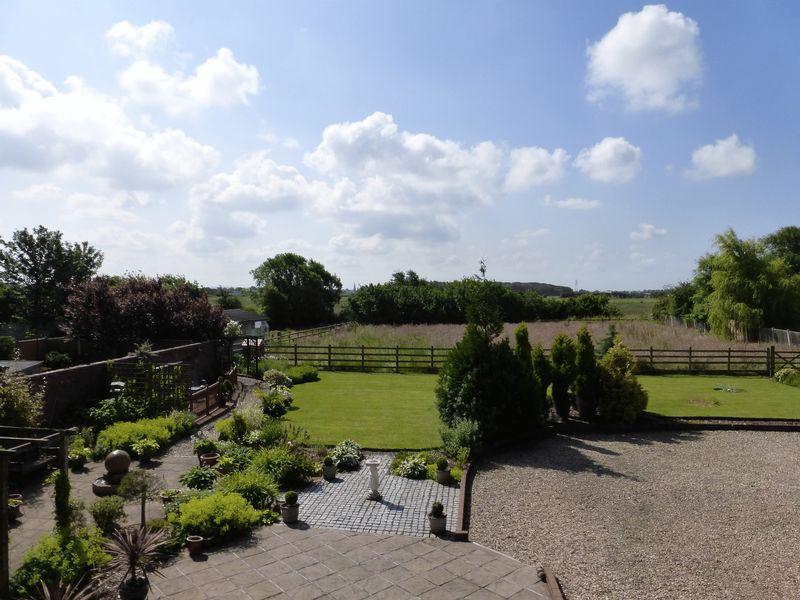 Fermor Road, Tarleton, Preston 5 bed equestrian property £550,000