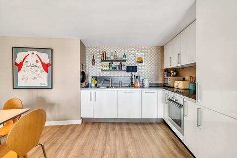 1 bedroom apartment to rent, Falcon Wharf, Battersea