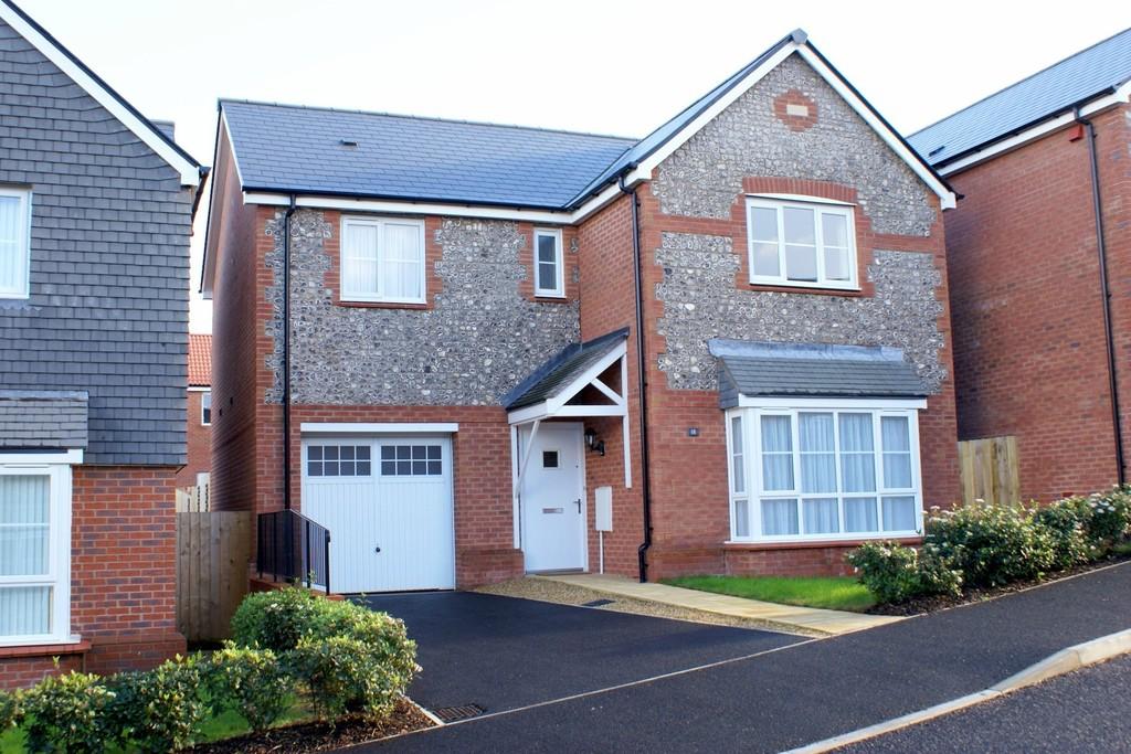 Three Corner Fields Exeter EX5 4 bed detached house - £1,250 pcm (£288 pw)