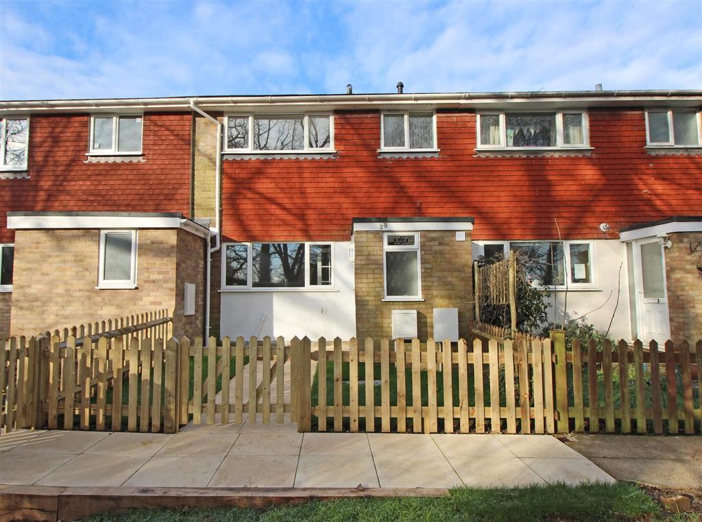 Pasture Hill Road, Haywards Heath 3 bed semidetached house £315,000