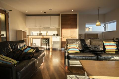 2 bedroom apartment to rent, Vega House, Celestia, Cardiff Bay