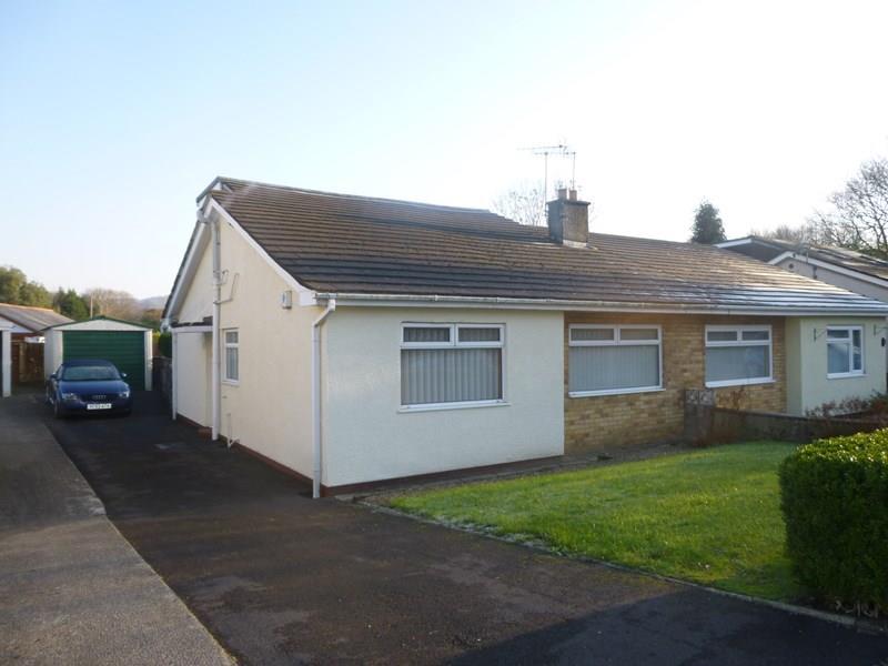 Hazel Grove, Caerphilly 3 bed semidetached bungalow £175,000