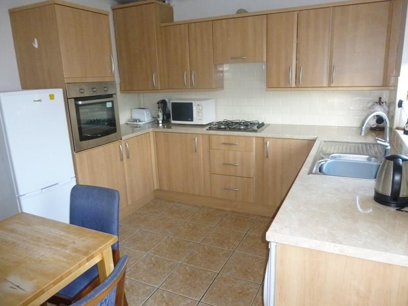 Hazel Grove, Caerphilly 3 bed semidetached bungalow £175,000
