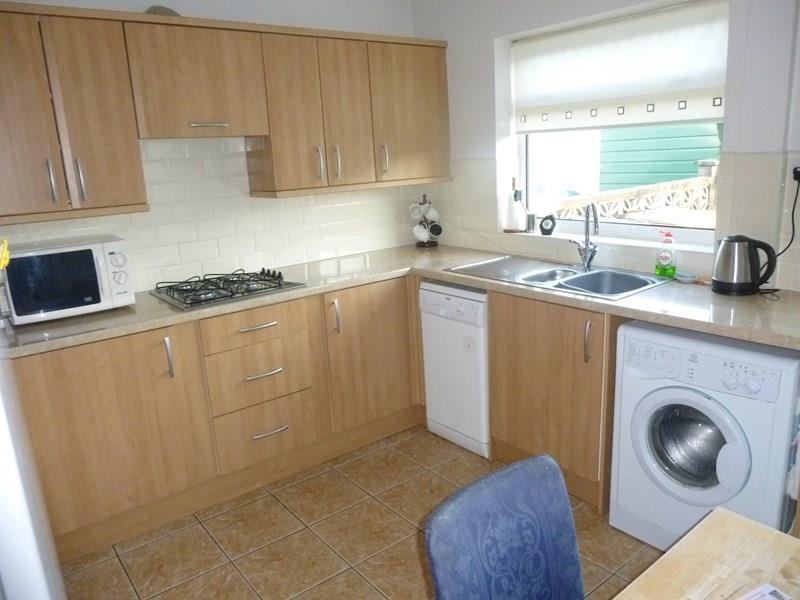 Hazel Grove, Caerphilly 3 bed semidetached bungalow £175,000