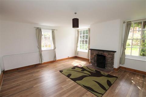3 bedroom cottage to rent, Church House, HU16