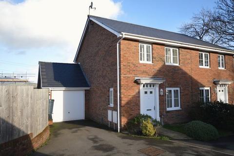 3 bedroom semi-detached house to rent, Thomas Hill Close, Llanfoist, Abergavenny