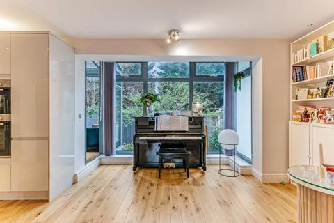 3 bedroom maisonette for sale, Ridge Road, Childs Hill, NW2