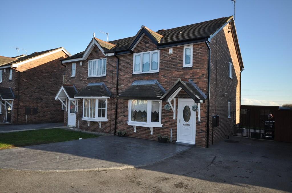 Bryson Close, Thorne, Doncaster 3 bed semidetached house £133,000