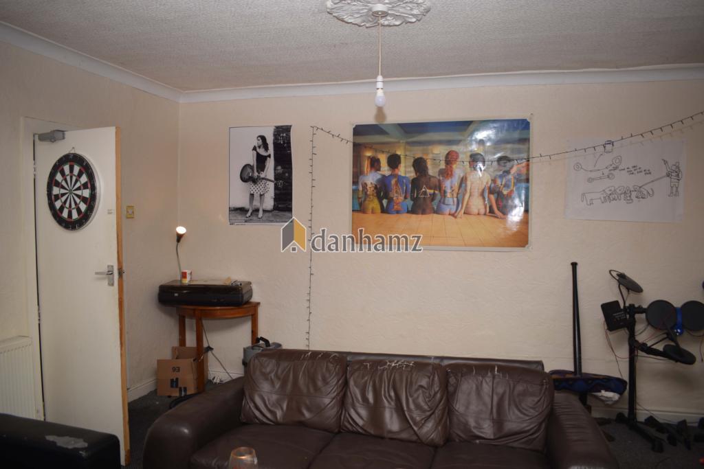 Kitchen/lounge
