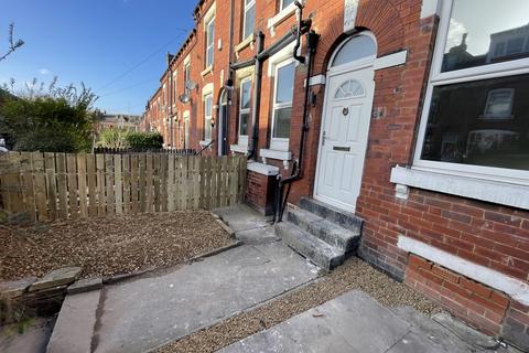 2 bedroom terraced house to rent, Banstead Street West, Leeds, West Yorkshire, LS8