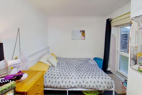 undefined, Old Court Road, Guildford, Surrey, GU2 7UF