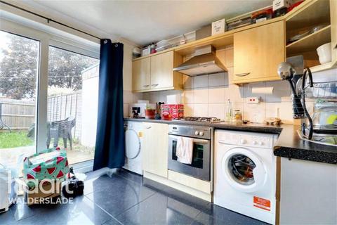 2 bedroom terraced house to rent, Croydon Close, Lordswood, ME5