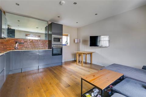 3 bedroom maisonette to rent, Petherton Road, Islington, London