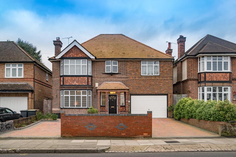 Old Bedford Road, Old Bedford Road area, Luton, Bedfordshire, LU2 7EQ 6