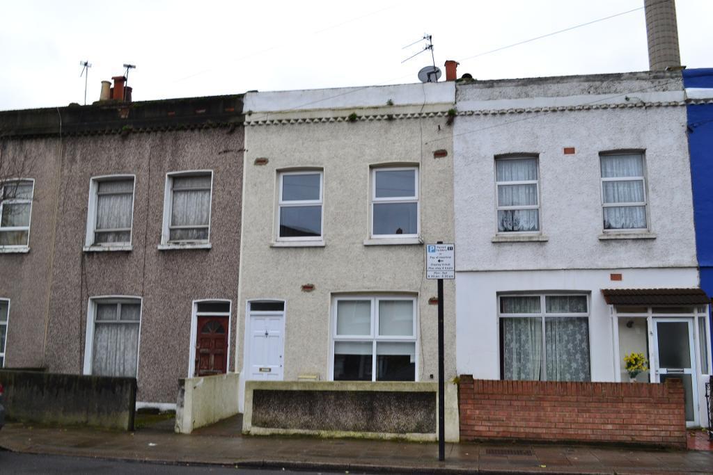 Fountain Road, Tooting, London, Greater London, SW17 0HG 3 bed terraced