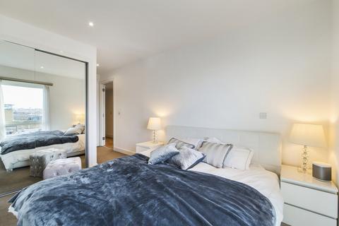 2 bedroom apartment to rent - Quarter House, Battersea Reach