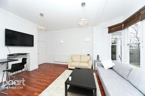1 bedroom apartment to rent, Russell Road, Shepperton