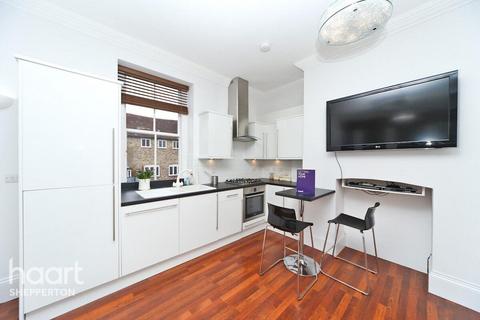 1 bedroom apartment to rent, Russell Road, Shepperton