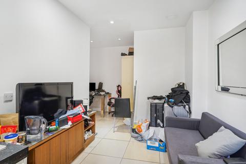 2 bedroom flat to rent, Upper Tachbrook Street, Victoria, London, SW1V