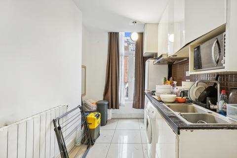 2 bedroom flat to rent, Upper Tachbrook Street, Victoria, London, SW1V