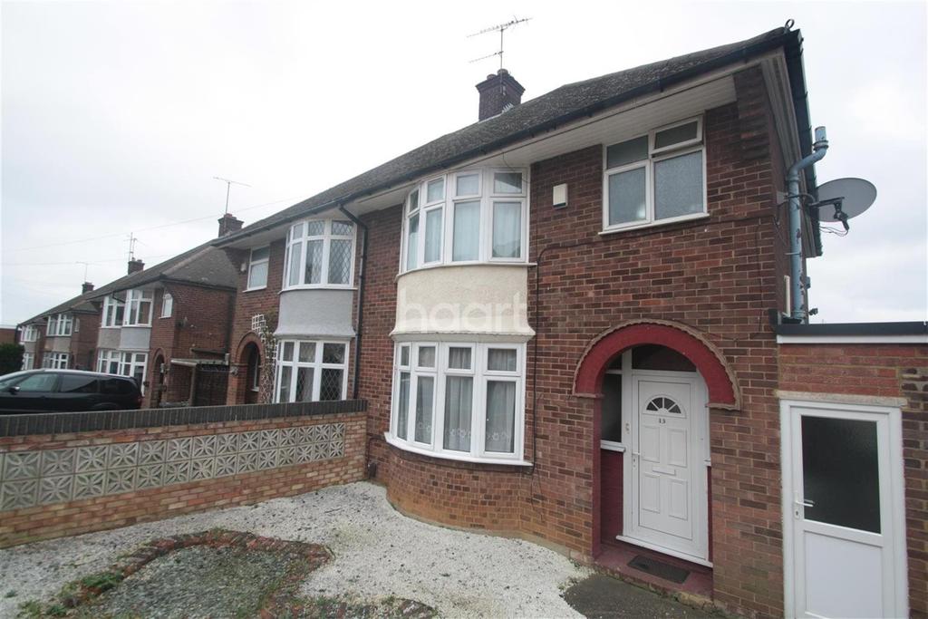 Hewlett Road, luton 3 bed semidetached house £1,000 pcm (£231 pw)