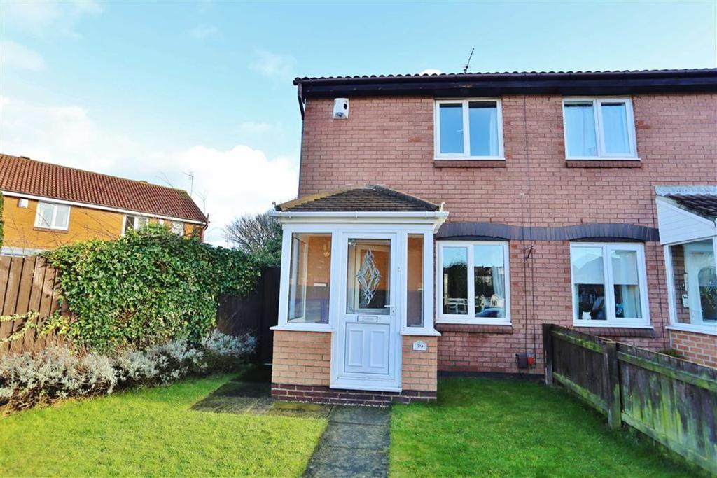Knightsbridge, Lakeside, Sunderland, SR3 2 bed semidetached house £