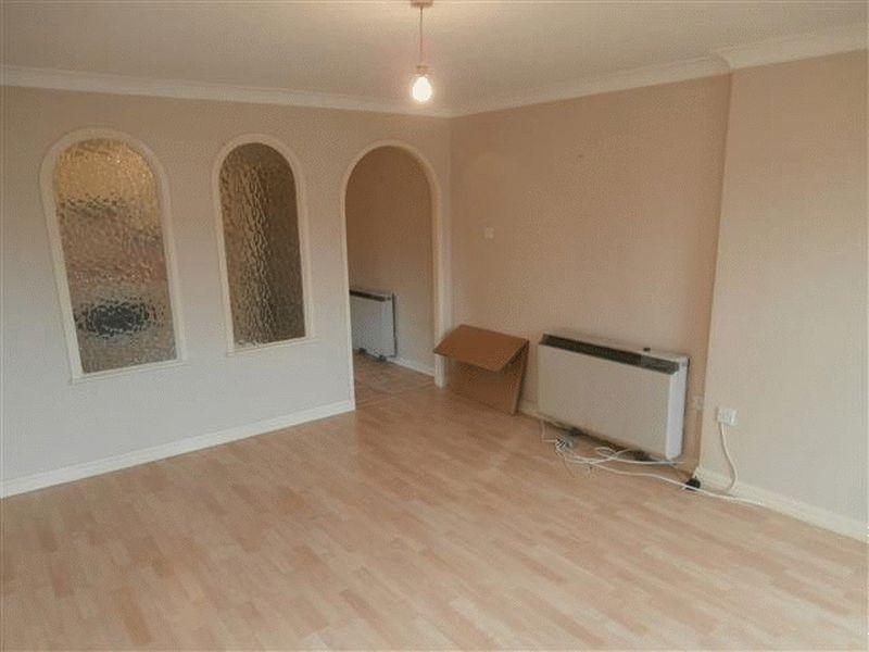 Marks Court, SouthendOnSea 2 bed flat £750 pcm (£173 pw)