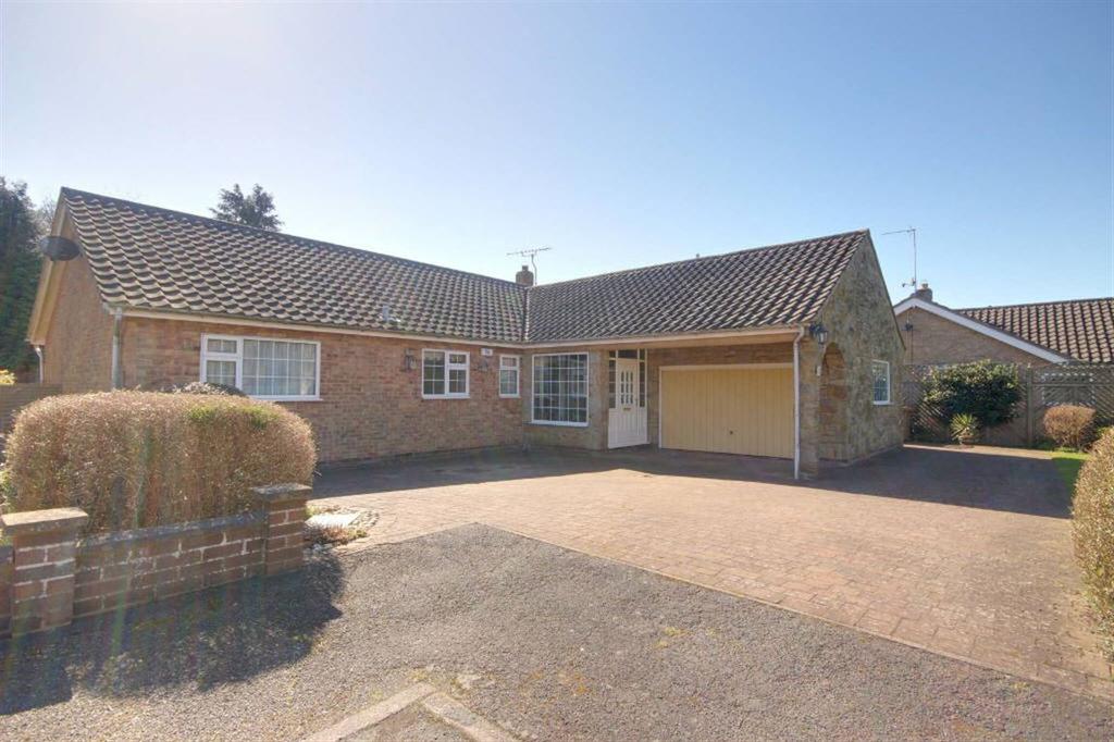 West Leys Park, Swanland, East Yorkshire, HU14 3 bed detached bungalow
