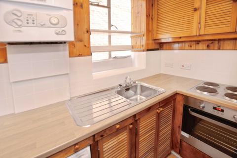 Studio to rent, Compayne Gardens, South Hampstead NW6