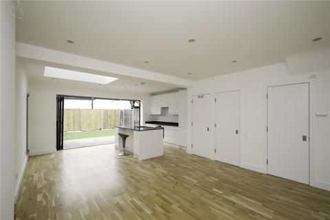 65 Princes Avenue, London, W3 8LX